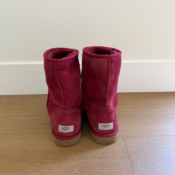 UGG Red Mid Boot - Picture 2 of 7